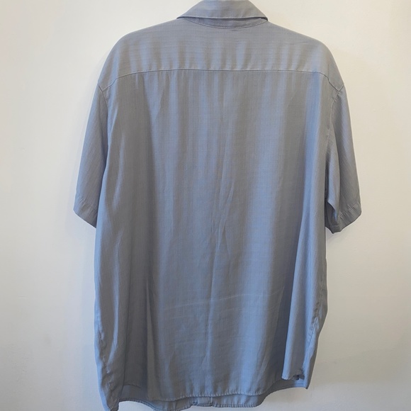 Gray Columbia Button Down SS Shirt in Great Condition - Picture 3 of 4